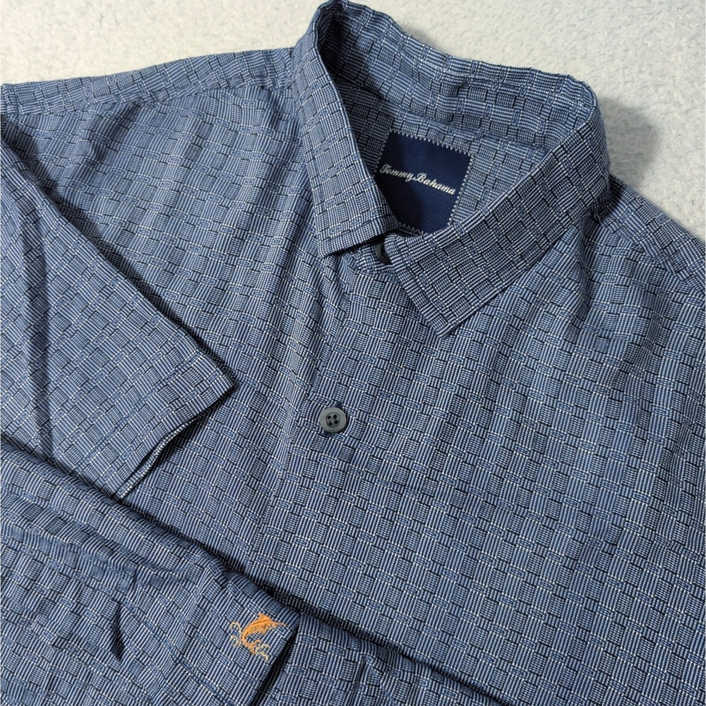 Tommy Bahama‎ Button Down Mens L Blue Silk Textured Short Sleeve T311311 Logo